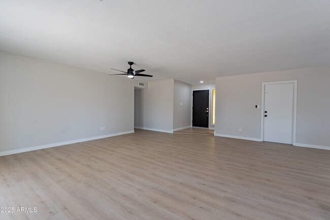 Building Photo - 2839 W Villa Maria Dr