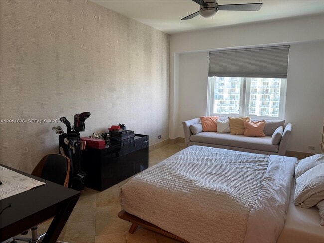 Building Photo - 2301 Collins Ave