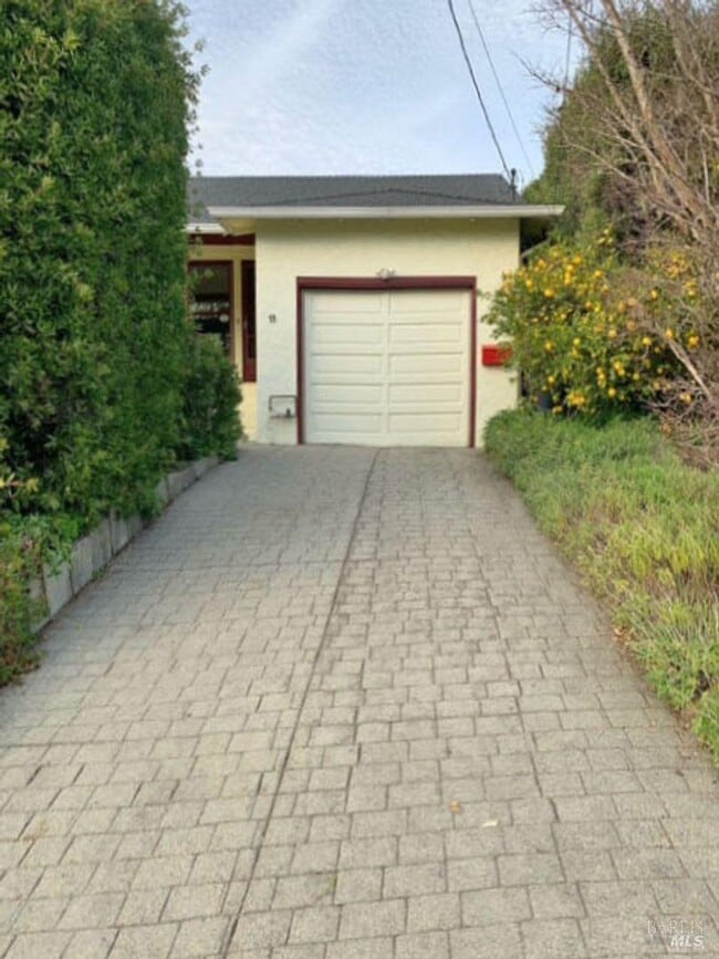 Building Photo - 11 Alta Vista Ave