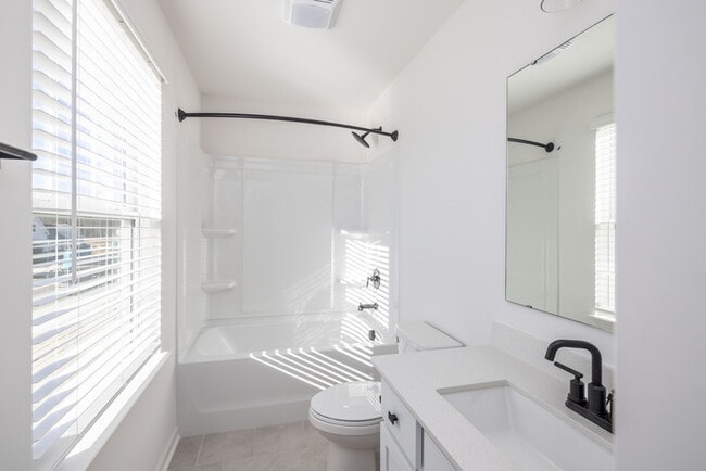 Building Photo - Brand New 4bd/2.5bath Home in Stonebridge Fairways- MOVE IN READY