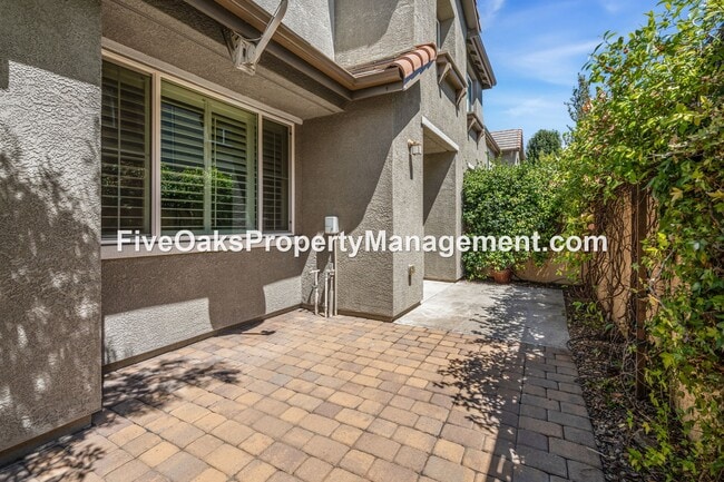 Building Photo - 101 Matisse Ln