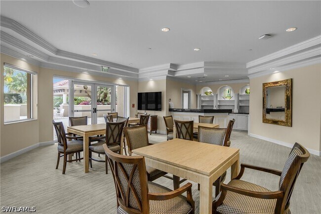 Building Photo - 7225 Pelican Bay Blvd