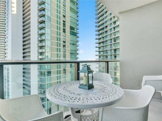 Building Photo - 501 NE 31st St