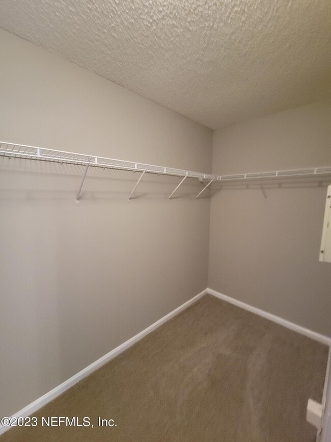 Building Photo - 24 Zoeller Ct