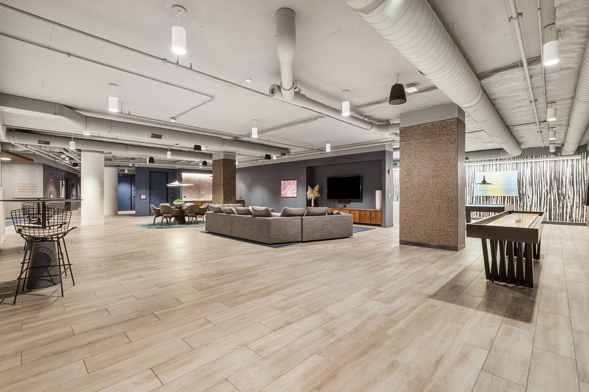 Building Photo - 211 N Harbor Dr