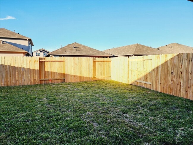 Building Photo - 9736 Grosbeak Ln