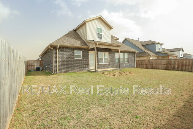 Building Photo - 5911 SW Gentle Winds Ave