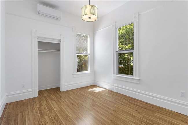 Building Photo - 1443 Stanton St