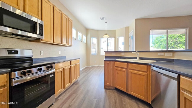 Building Photo - 13586 W Monte Vista Rd