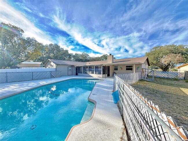 Building Photo - 2503 Woodhaven Ct