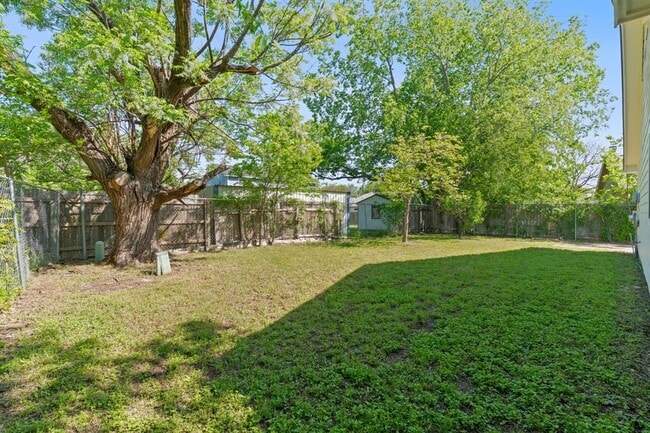 Building Photo - 11500 Ruffed Grouse Dr