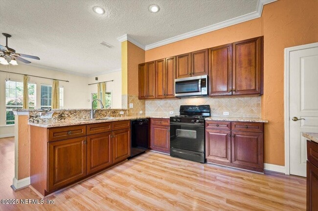 Building Photo - 1028 Meadow View Ln