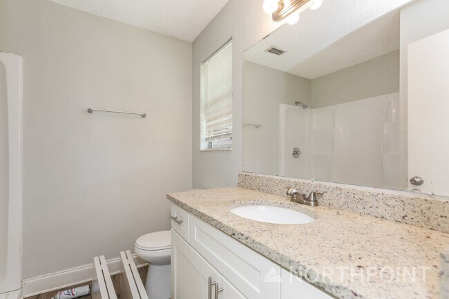Building Photo - 3 BR/2BA | Newly Renovated Single Family Home | 1-Car Garage Parking | Fenced  backyard