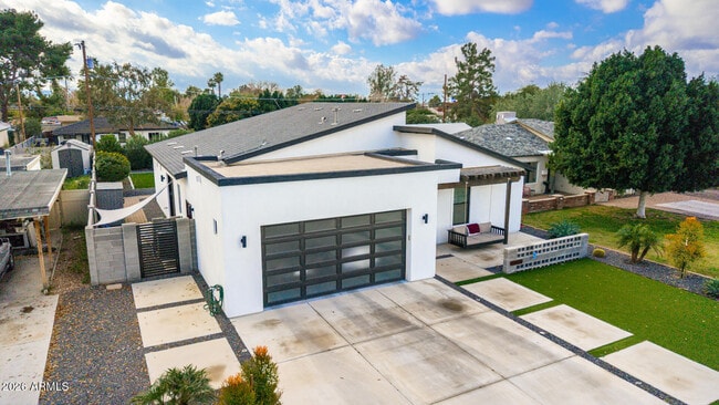 Building Photo - 1831 E Montecito Ave