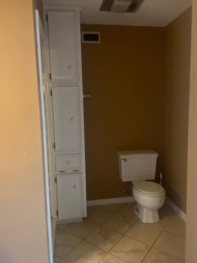 Building Photo - LARGE 4 BEDROOM BELTON ISD