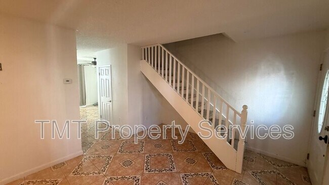 Building Photo - 714 Tanner Dr