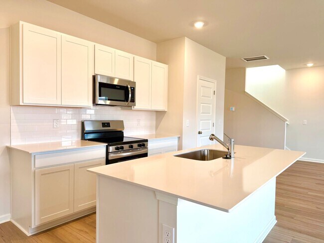 Building Photo - 913 Moray Ln