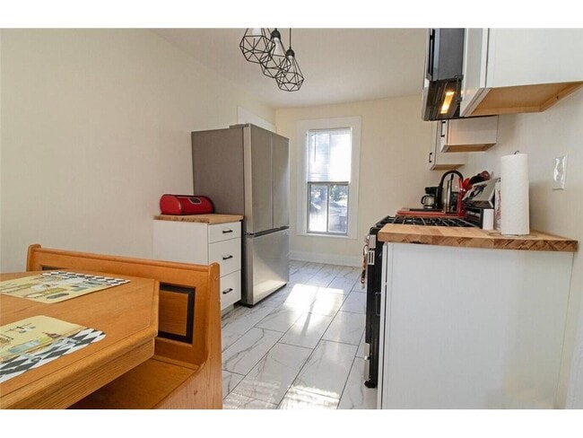 Building Photo - 1211 5th St NE