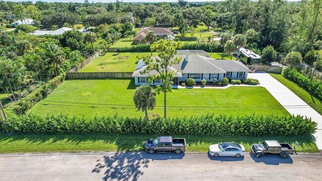 Building Photo - 8606 Arrowhead Dr