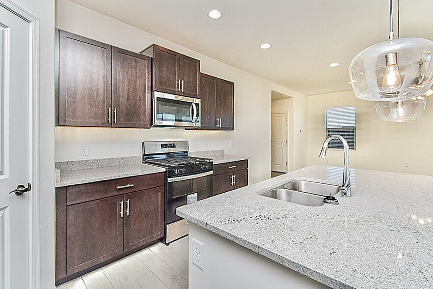 Building Photo - 7751 S Candlepine Dr