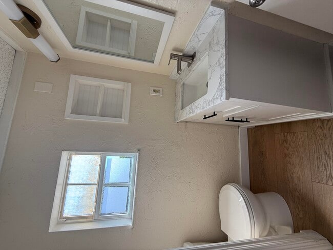 Building Photo - 359 Greenbriar Dr