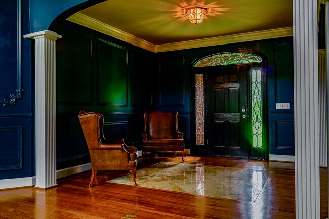 Building Photo - FURNISHED 6500 SQ FT MANSION (SHORT TERM / INSURANCE)