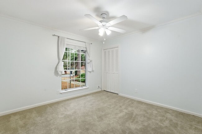 Building Photo - Ranch Home in Wilmington Park For Lease