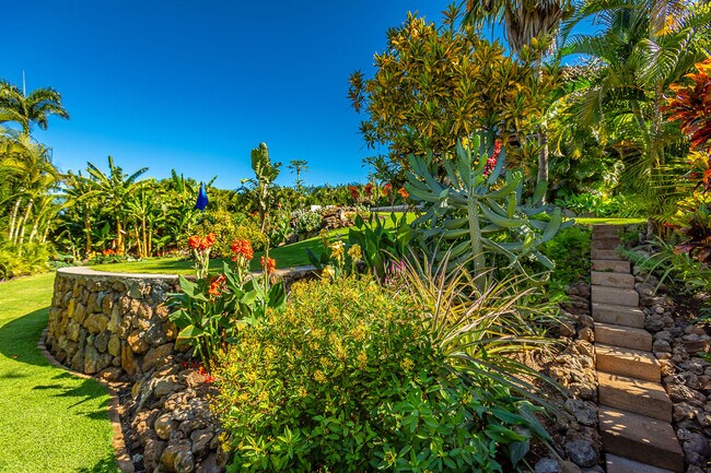 Building Photo - 815 Kupulau Dr