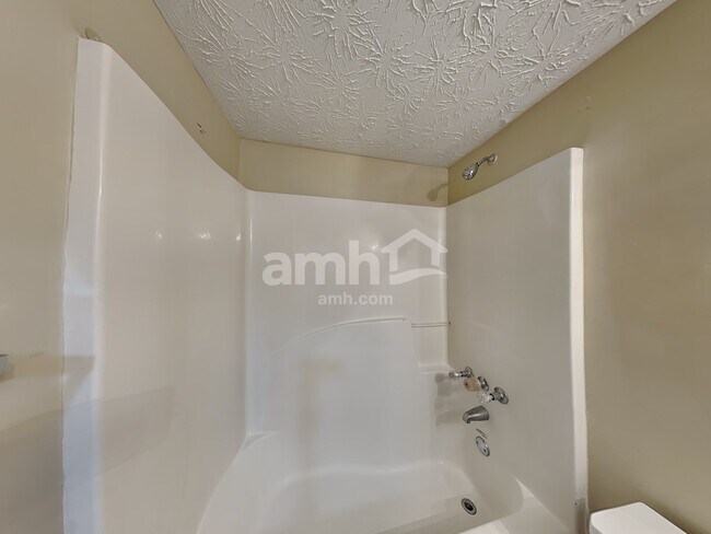 Building Photo - 900 Cline Petty Way