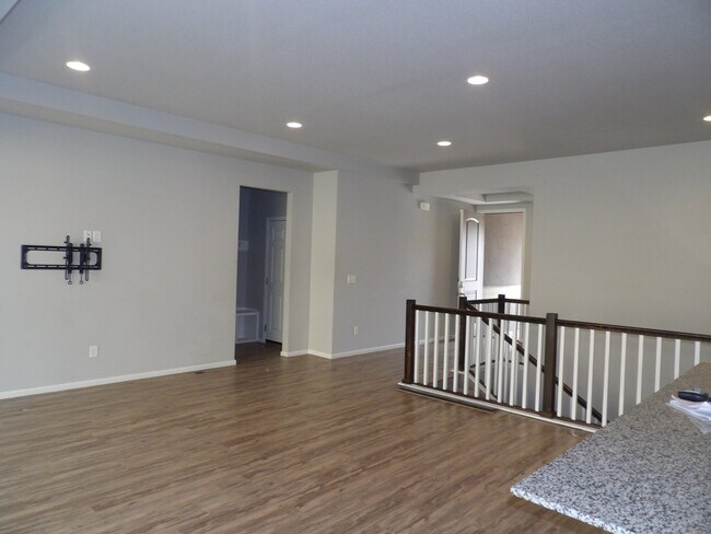 Building Photo - 6520 Golden Briar Ln