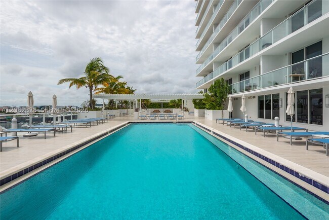 Building Photo - 4250 Biscayne Blvd