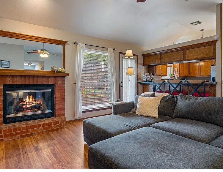 Building Photo - 709 Golden Eagle Dr