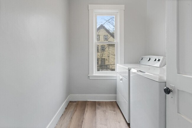 Building Photo - 24 Vinton St
