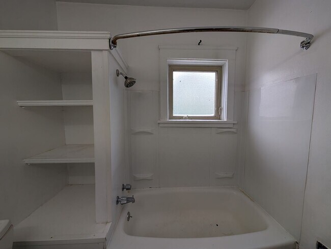 Building Photo - 5807-5807 Franklin Blvd