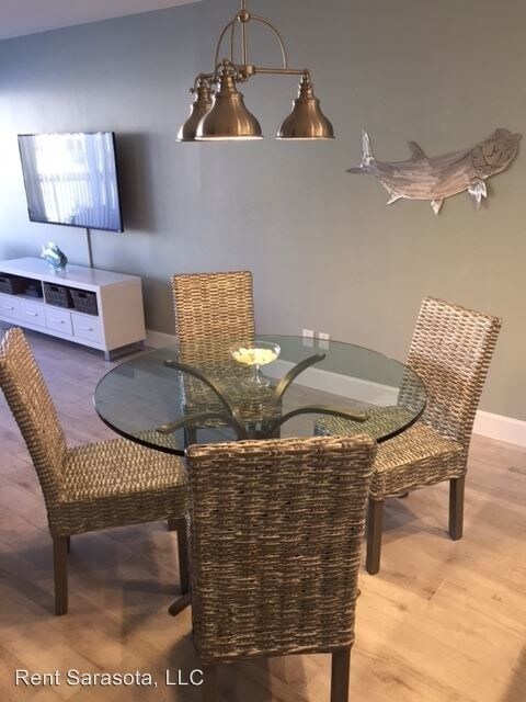 Building Photo - 4330 Falmouth Dr