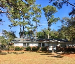 Building Photo - N Kerr Avenue - Duplex home - Move In Ready!!!