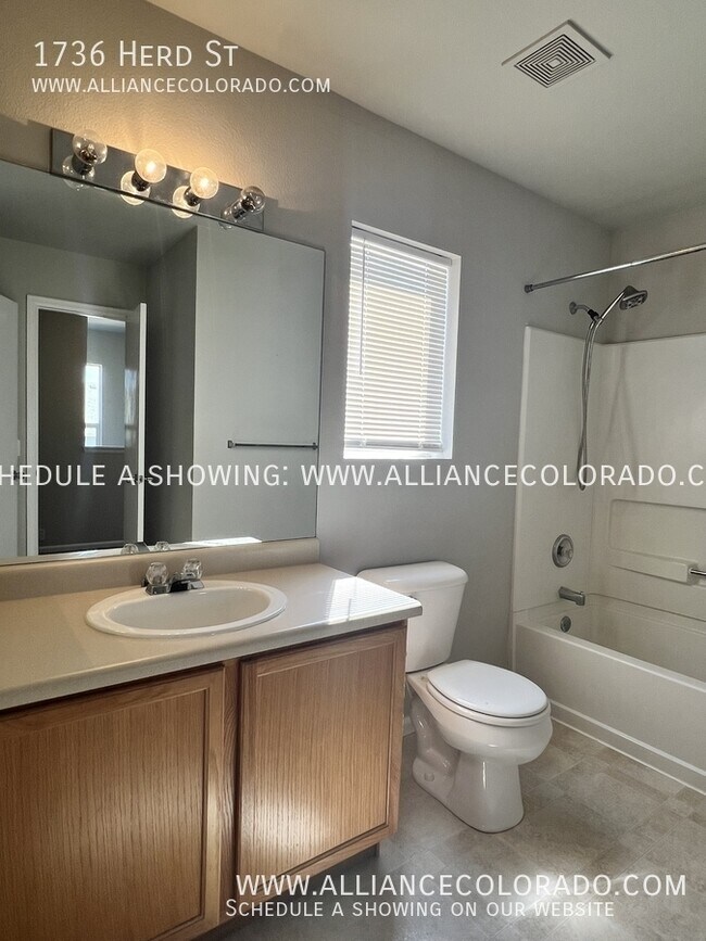 Building Photo - 1736 Herd St