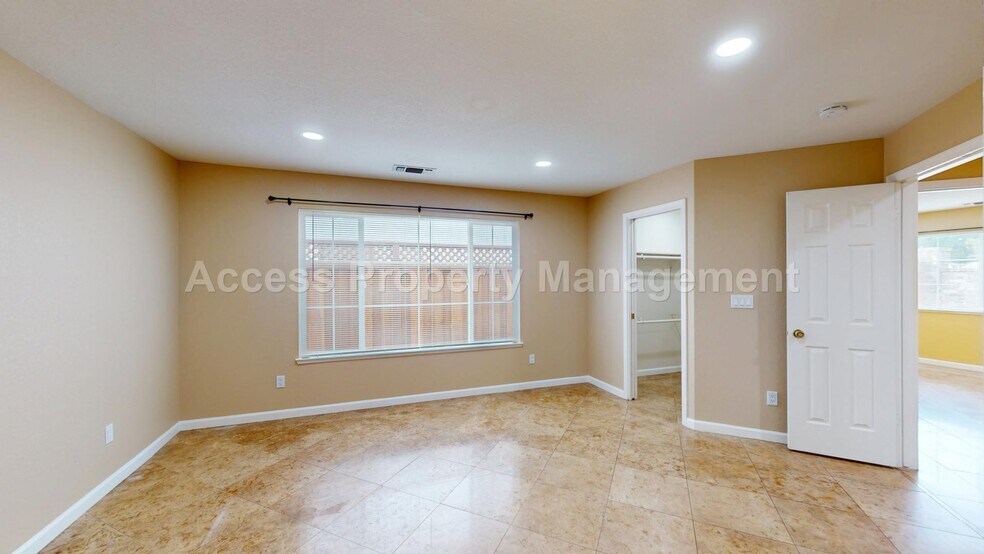 Building Photo - 2141 Norik Dr