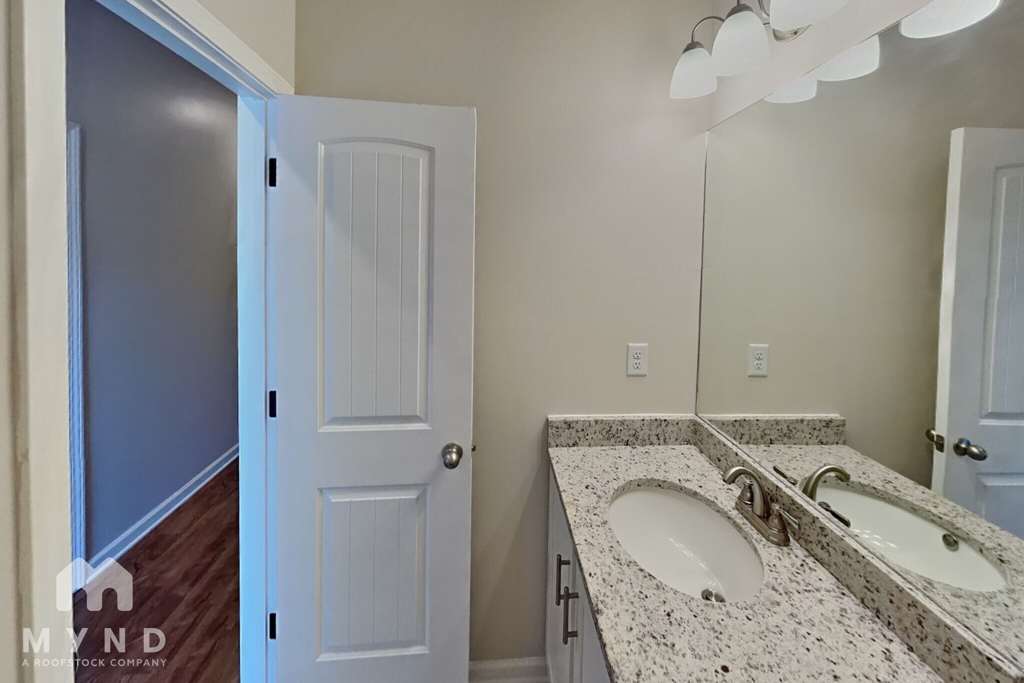 Building Photo - 10155 Sterling Ridge Dr