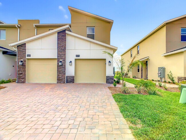 Building Photo - 955 Splash Shot Pl