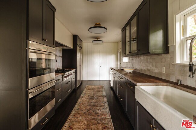Building Photo - 2151 Kenilworth Ave