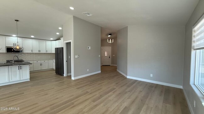 Building Photo - 16222 S 34th Way