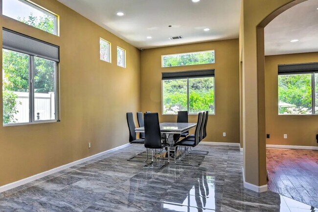 Building Photo - 26338 Oakdale Canyon Ln