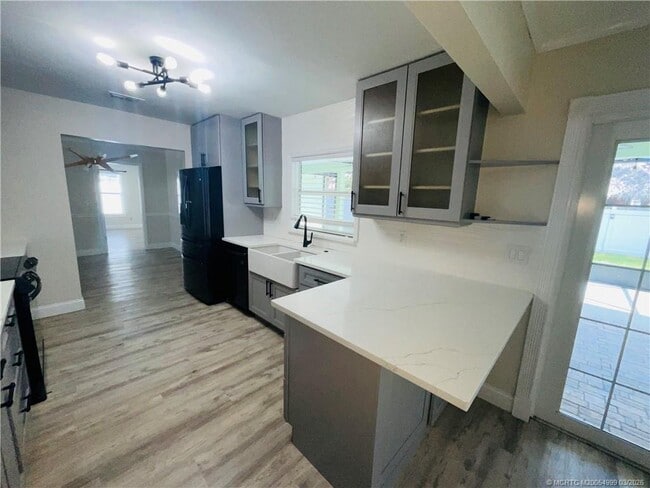 Building Photo - 2061 NE Hoya Calle