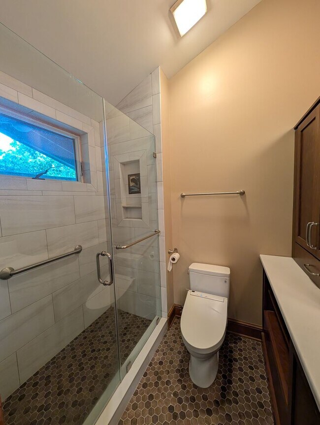 Building Photo - Montreat Rental