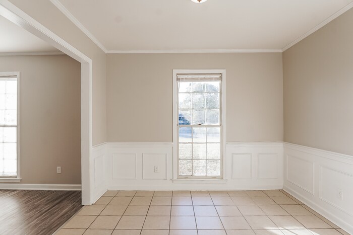 Building Photo - 615 Kenwood Pl