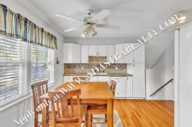 Building Photo - Beautiful 4 Bed 2 Bath Home in Olathe-Available in JULY!!
