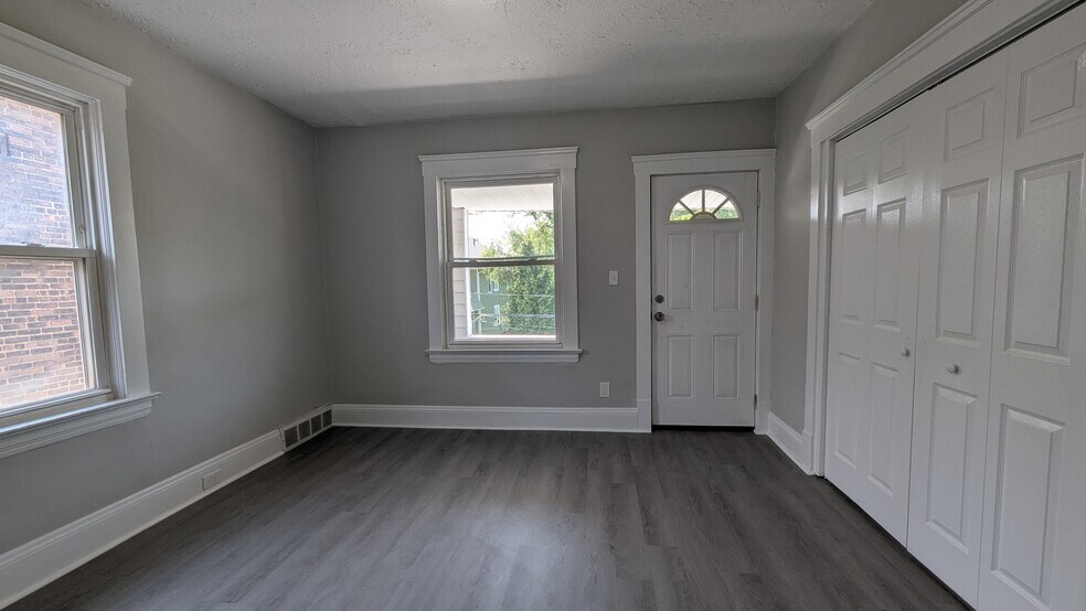 Building Photo - 10809 Reno Ave