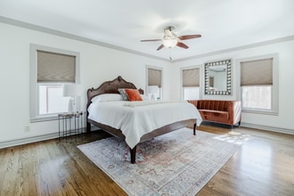 Building Photo - 915 Stewart Dr