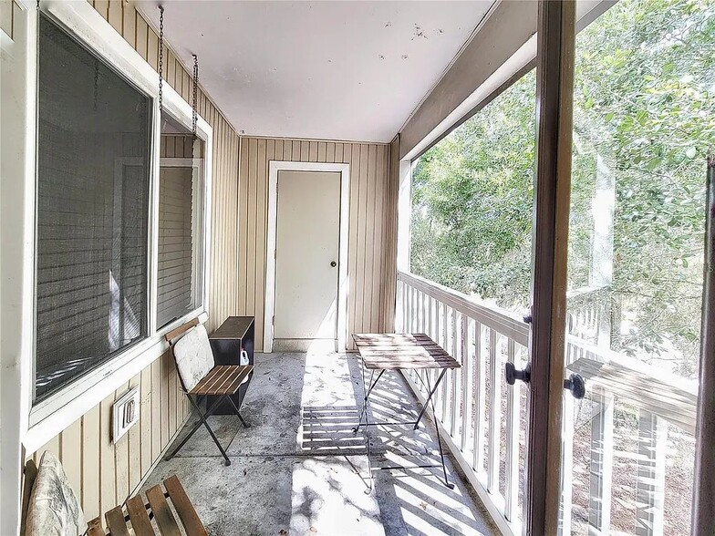 Building Photo - 4000 SW 23rd St